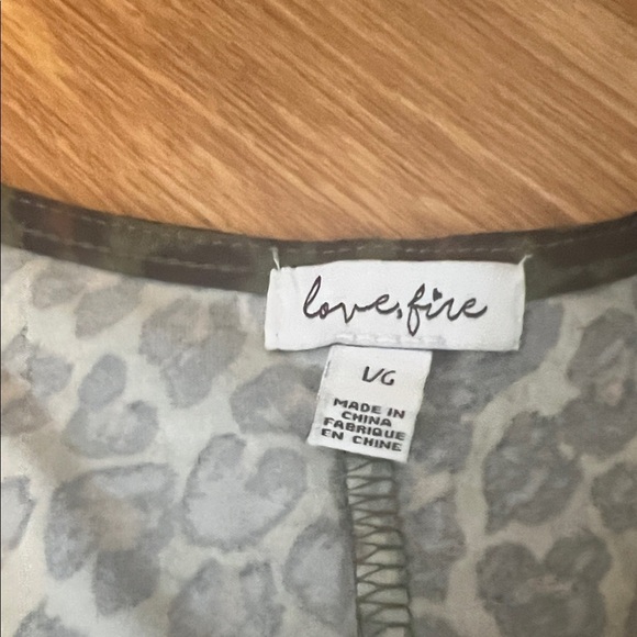 love, Fire Women's Dress with Black and Green Leopard Print large like new soft - Picture 2 of 5